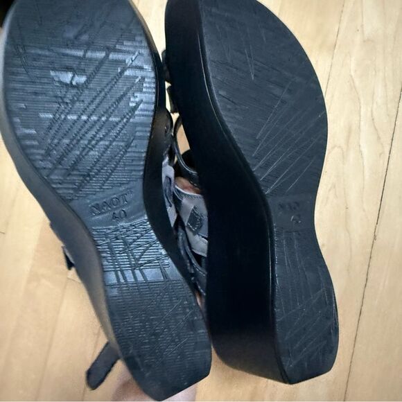 Naot Prestigehed Black/Gray Road Leather Wedge Sandal 40 NWOB - Picture 15 of 16